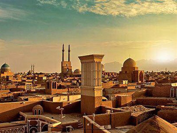 خشکی هوای یزد به خشت و گِل بافت تاریخی هم رحم نمی کند!