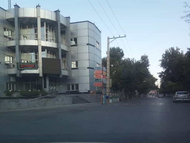 جای خالی پیوست فرهنگی در نمادهای شهر تویسرکان/شهرداری با کمک هنرمندان و منبت کاران به مبلمان شهری جان دهد