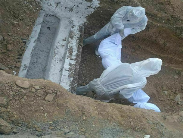 خاکسپاری فوت شدگان کرونایی در نهاوند با رعایت اصول بهداشتی