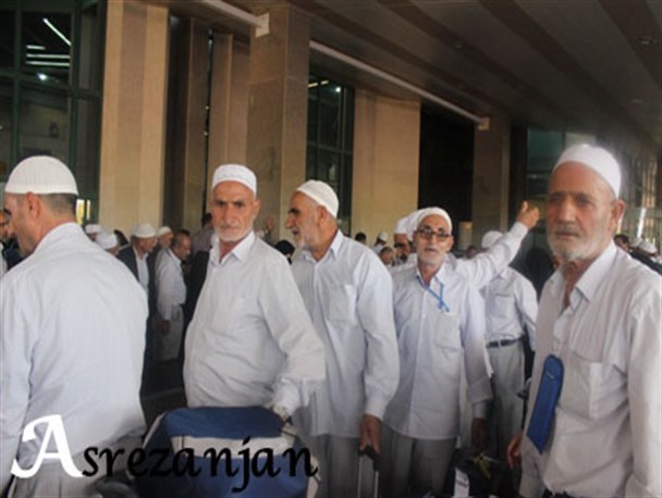 ورود اولین کاروان حجاج زنجانی به فرودگاه