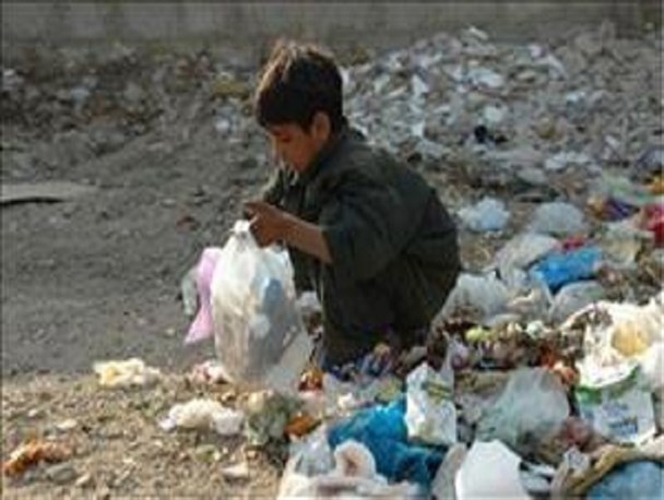 وقتی فقر عزت انسانی را به باد می دهد