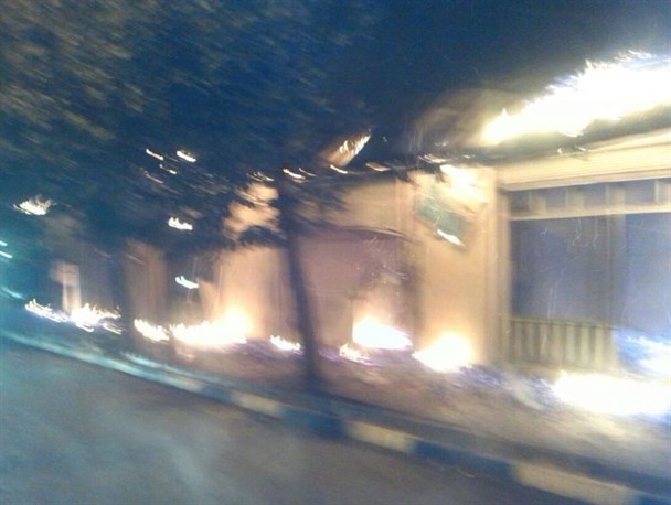 ۶ مغازه و یک خانه مسکونی در دیلمان دچار حریق شدند+گزارش تصویری