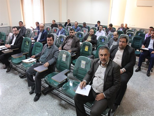 عکس/فرمانداران خوزستان سر جلسه آزمون قانون انتخابات
