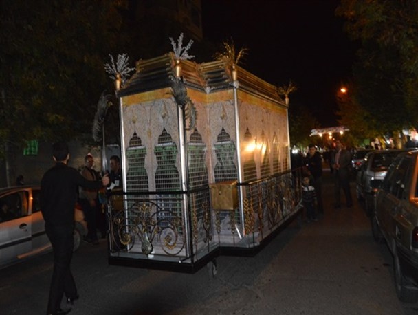 رونمایی از ماکت ضریح امام حسین(ع) در میاندوآب + تصاویر