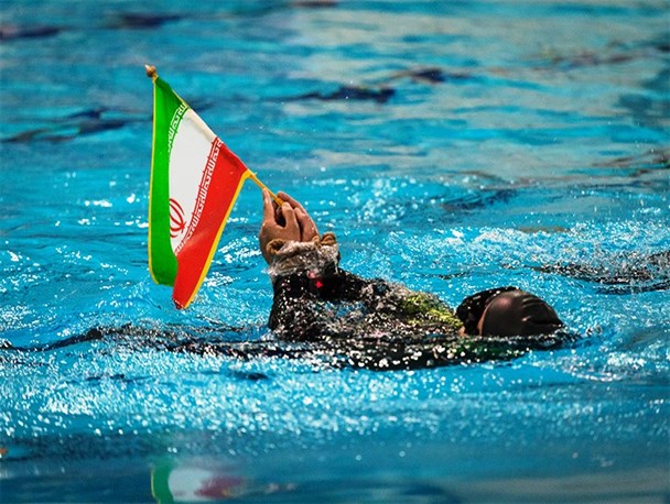 شنا برای گرامیداشت شهدای غواص