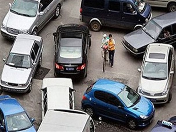معضل لاینحل پارکینگ در شهر گیوی