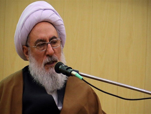 دولت باید یارانه کتاب را افزایش دهد/ می‌خواهند غیرت دینی را از ایرانی‌ها بگیرند
