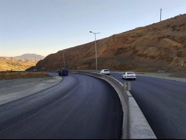 گردنه اسدآباد در حال آسفالت ریزی است