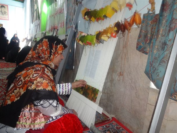 تصاویر نمایشگاه توانمندی های مددجویان روستای قیاس آباد چناران