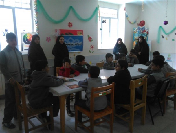 بازدید دانش آموزان اردستانی از کتابخانه مرکزی اردستان/تصاویر
