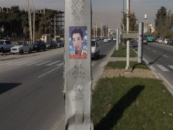 برخی المان های شهدا بلوار شهید کلهر قدس نیازمند ترمیم