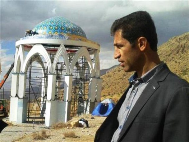 گنبد یادمان شهدای گمنام اردل نصب شد + تصاویر