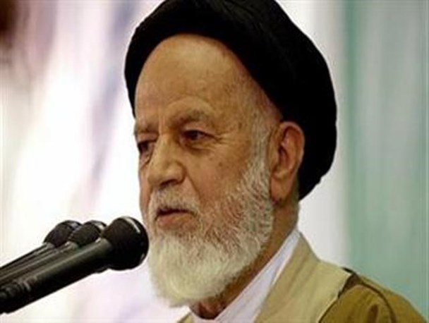 دشمنان برای قطع شجره ولایت دندان تیز کرده اند/قدرت معنوی، سلاح بسیجیان است