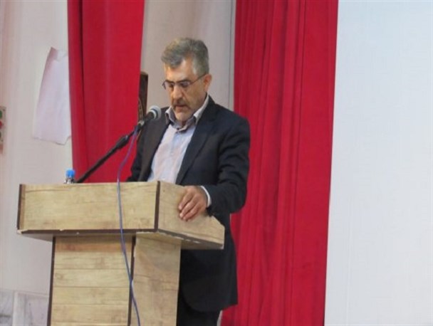 فضای مجازی جای مطالعه کتاب را در جامعه گرفته است