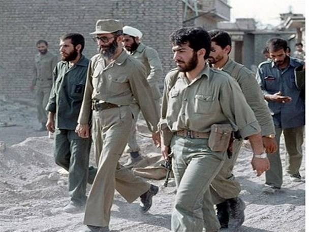 خاطره رهبر معظم انقلاب، از فتح سوسنگرد/خیانت پنهان بنی صدر پای چمران را گرفت