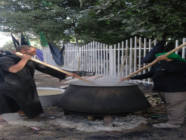 ایستگاه مشت ومال و پذیرایی از زائرین اربعین+تصاویر