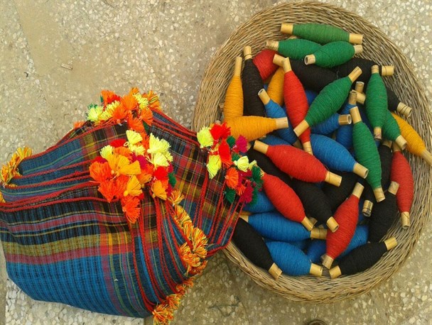 چراغ کاربافی ورزنه به سو سو افتاد/ صنایع دستی قربانی خواب خرگوشی مسئولان