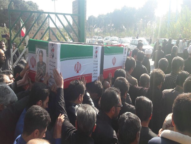 پیکر شهید علی محمدی از شهدای حادثه زلزله کرمانشاه تشییع شد+تصاویر