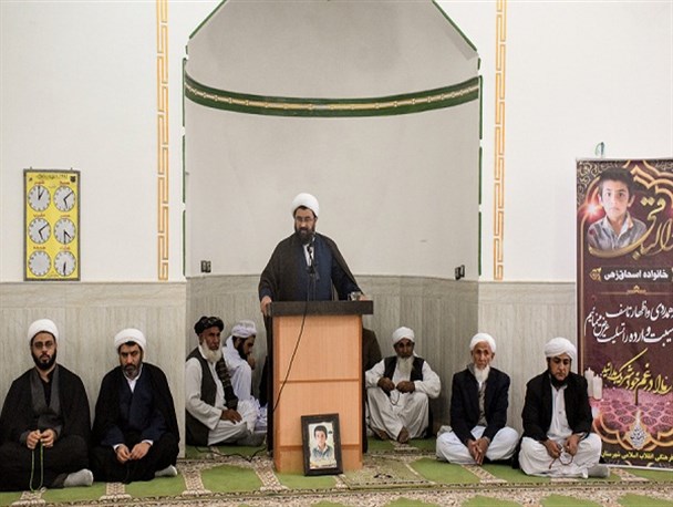 مراسم یادبود کودک افغانستانی که توسط سگ‌های ولگرد کشته شد+تصاویر