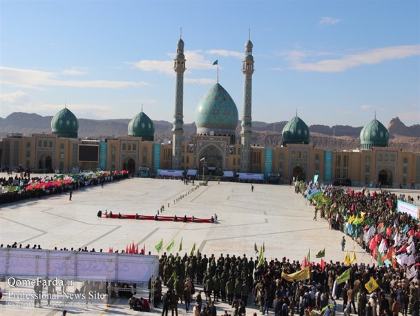 مراسم تجدید بیعت سربازی و صبحگاه مشترک نیروهای مسلح در مسجد جمکران