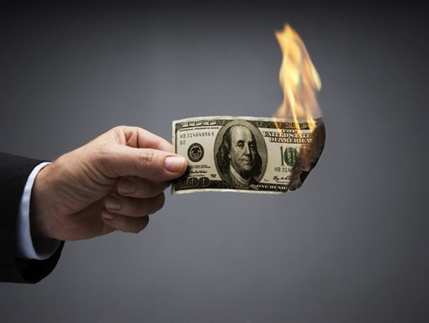 آغاز سیر فروپاشی سلطه گری اقتصاد امریکا+فیلم