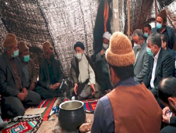 رئیس جمهوری که از جمعه‌ها نیز برای کار کردن نمی‌گذرد