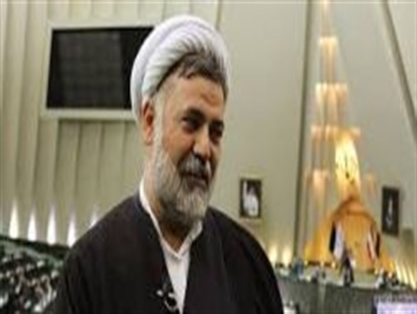 رشد علمی دانشگاه آزاد مانع خروج میلیون‌ها ریال ارز از کشور شد