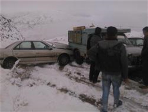 تصادف زنجیره ای در روستای زرج آباد کوثر