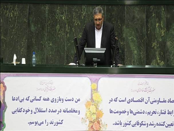 وزارت نیرو به تعهداتش در قبال کشاورزان خسارت دیده فریدونشهری عمل کند