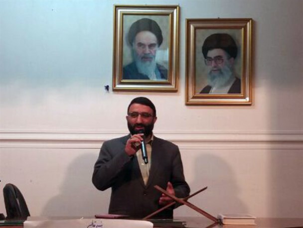 دست دادن در راهروی خلوت هیچ منعفتی به دنبال نداشت/ برد برد با شیطان پشتوانه فکری و نظری ندارد