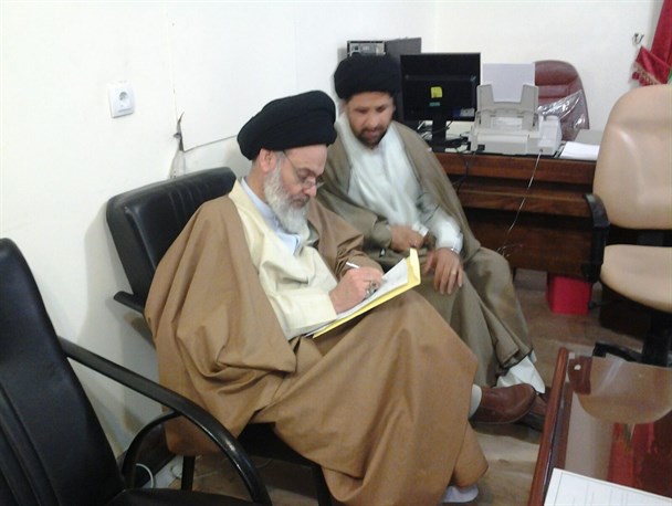 آیت الله حسینی بوشهری برای انتخابات خبرگان رهبری نام نویسی کرد+ عکس