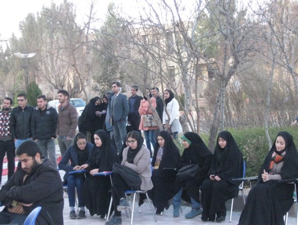 گزارش تصویری تریبون آزاد دانشجویی باموضوع (عملکرد دولت در تحقق اقتصاد مقاومتی)