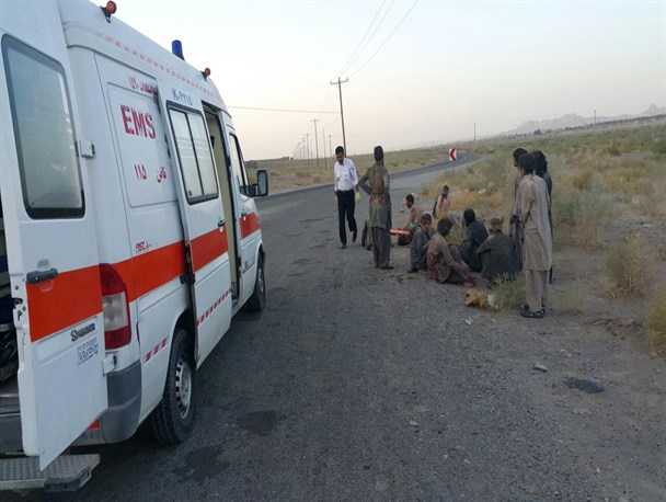 لطمه‌ به بخش‌اقتصادی کشور زیر چتر ورود بی رویه اتباع بیگانه غیر مجاز/ مجهر بودن خودروهای حامل اتباع بیگانه غیرمجاز به دودزا