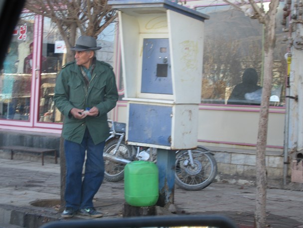 جایگزینی پنج دستگاه کیوسک آب جدید در ماهنشان/دستگاه های آب شیرین ماهنشان بروز رسانی می شوند