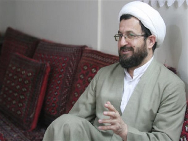 عملکرد صحیح حوزه و دانشگاه سبب شکست غرور حاصل از علم می‌شود