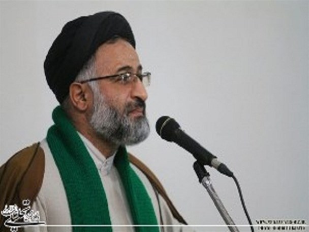 اقامه نماز یکی از زیباترین معروفات است