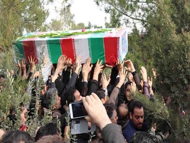 سنگ تمام تهرانی ها در مراسم تشییع شهید محمد کامران/ تصاویر