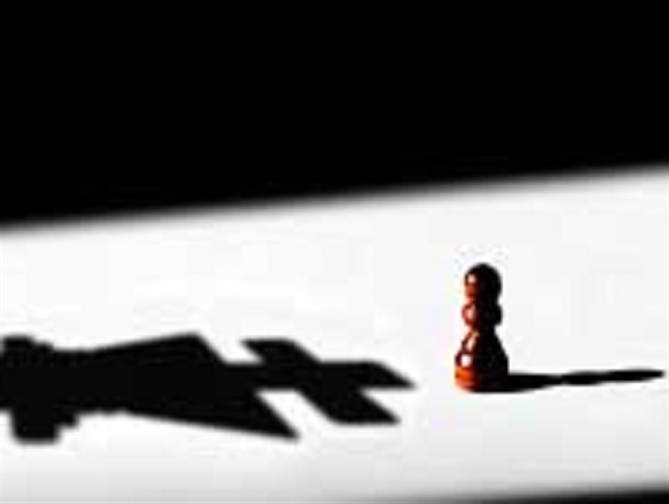 قدرت و سایه قدرت