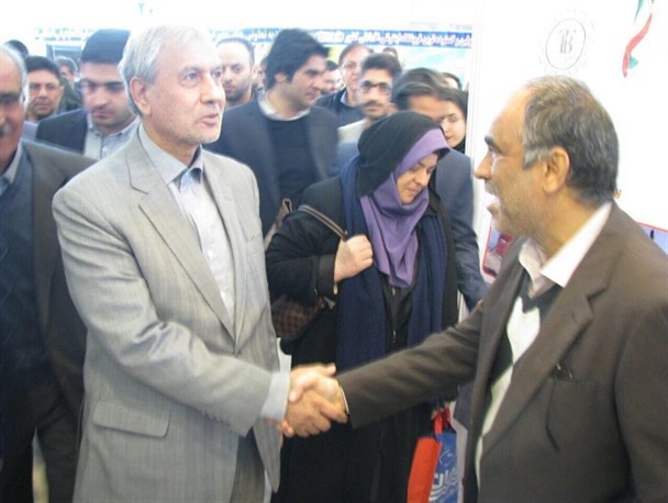بازدید وزیر تعاون، کار و رفاه اجتماعی از غرفه تعاونی کشتی سازی استان بوشهر+ تصویر