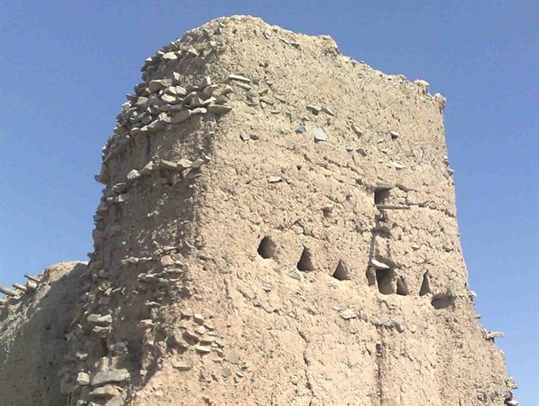 کهنه قلعه سراوان یادگاری از دوره اسلامی/انتظار صد ساله کهنه قلعه برای مرمت و بازسازی
