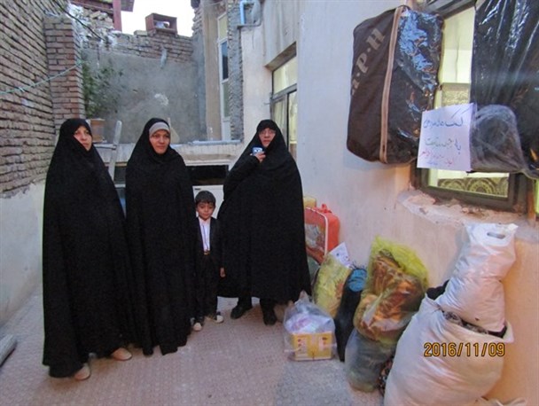 کمک بانوان مداح بسیجی اسدآباد به جبهه مقاومت گامی دیگر از همت‌های بلند