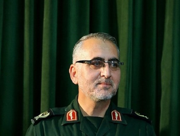 رزمندگان و بسیجیان آذربایجانی، فرمانده آزاده خود را بدرقه می کنند