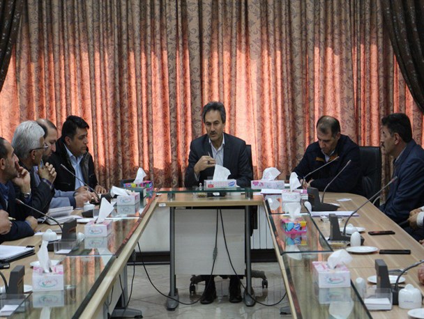 جلسه بررسی مسائل و مشکلات حمل و نقل بار و کامیون داران فیروزکوه