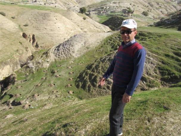 کاشت 40 هکتار درخت در روستای موردقوی توسط یکی از همیاران طبیعت + تصاویر