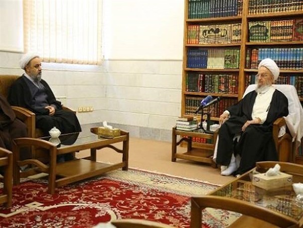 تلاش می کنیم تا در فقه سنتی تغییری شکل بگیرد