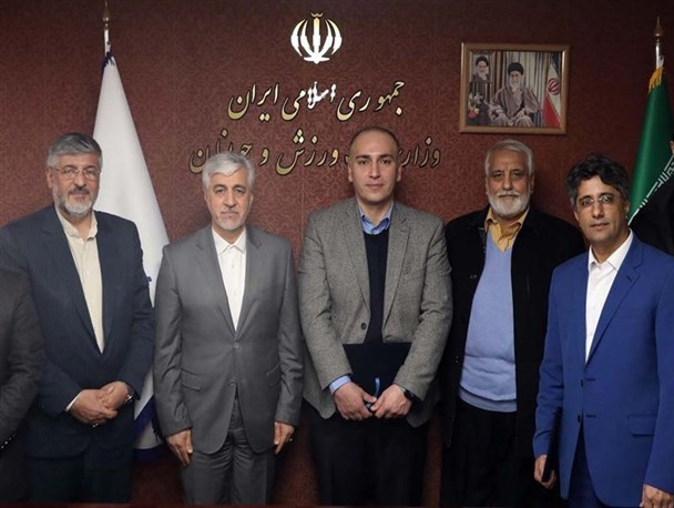 اعطای حکم ریاست فدراسیون‌های بوکس و شنا توسط وزیر ورزش و جوانان/ ثوری و رضوانی از سجادی حکم گرفتند