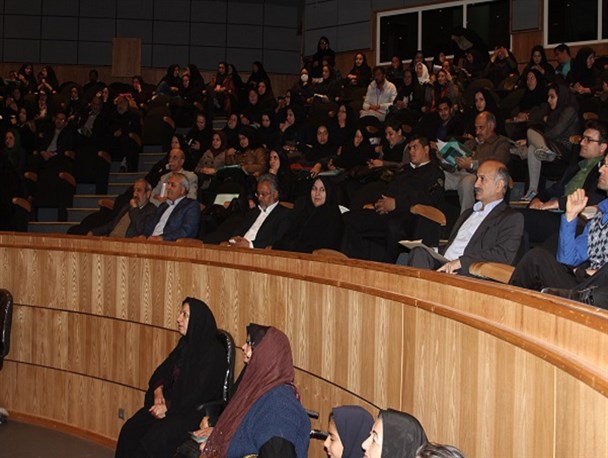 نفش بانوان کارآفرین در فناوری و توسعه پایداری