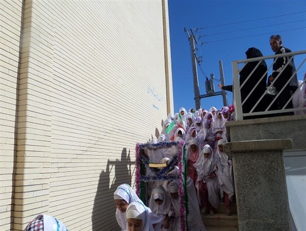 جشن تکلیف دانش آموزان دختر شهرستان منوجان /تصاویر