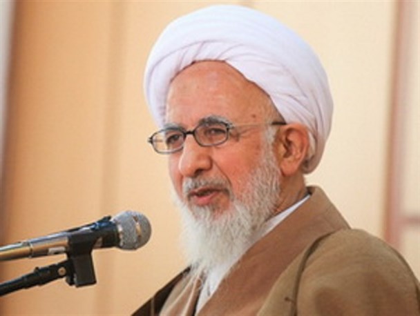 کسی که بخواهد وارث انبیاء شود باید از مفاسد اخلاقی بگذرد/ روحانیون سعی کنند جامعه اسلامی را متحد کنند