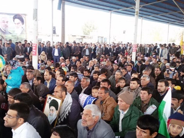 به کسی رای میدهیم که کشور را به آمریکایی ها نفروشد